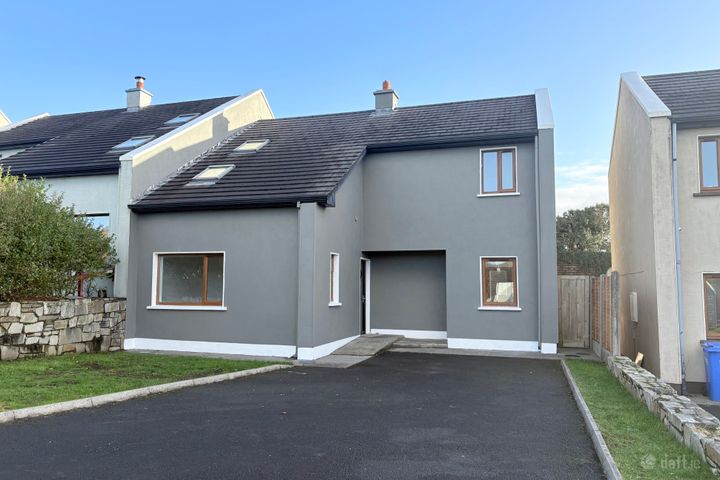 16 Racecourse Lawns, Westport Road, Clifden, H71X092