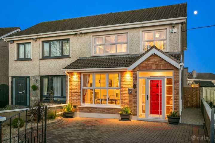 67 Hillcrest Walk,, Lucan, Co.Dublin, K78R8C7