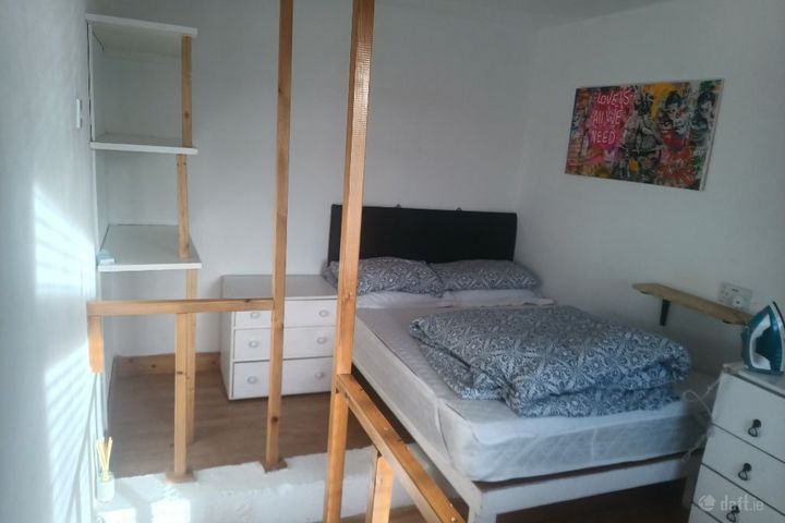 Snugborough Road, Blanchardstown, Dublin 15