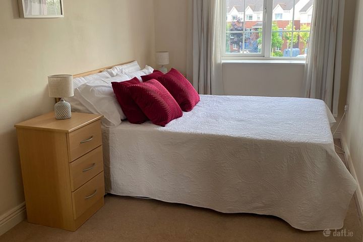 Larkfield Square, Lucan, Co. Dublin