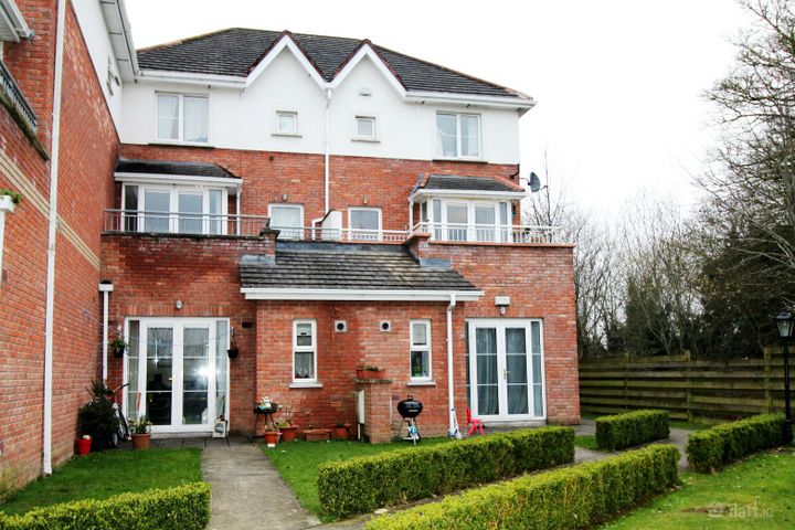 Summerseat Court, Clonee, Dublin 15, D15W528
