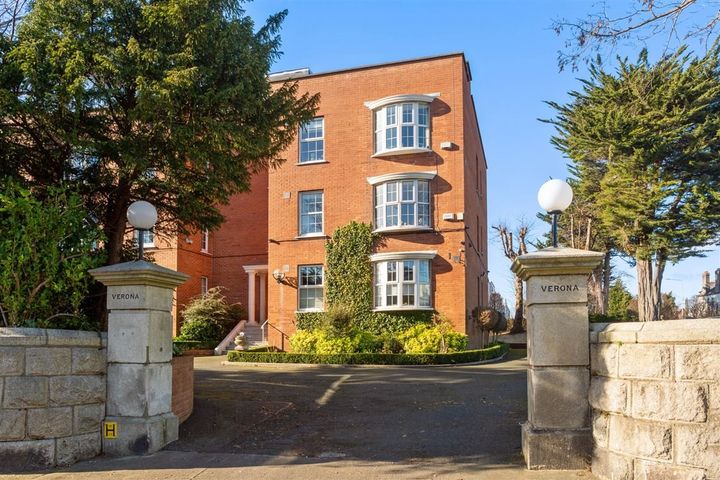 14 Verona, Queens Park, Monkstown, Co. Dublin, A94A462