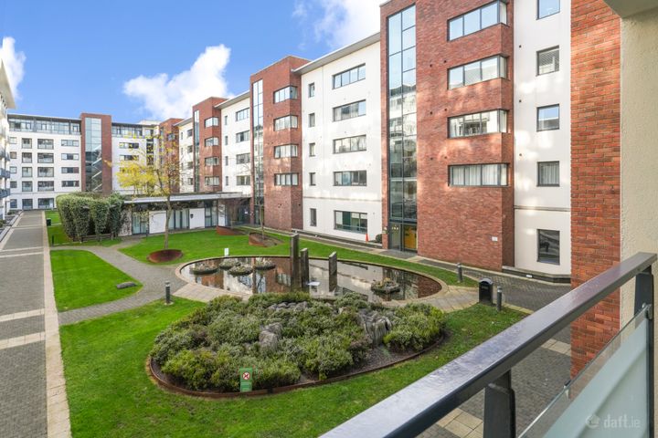 6 Barrow House, Custom House Square, IFSC, Dublin 1, D01A317