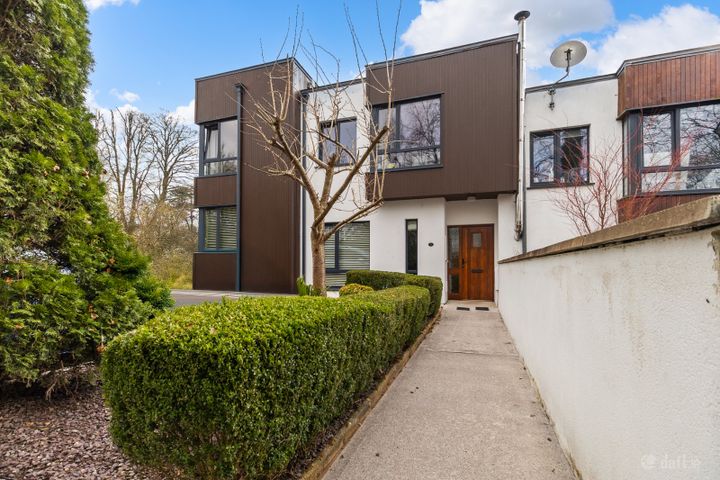 9 The Courtyard, Woodville, Glanmire, Cork