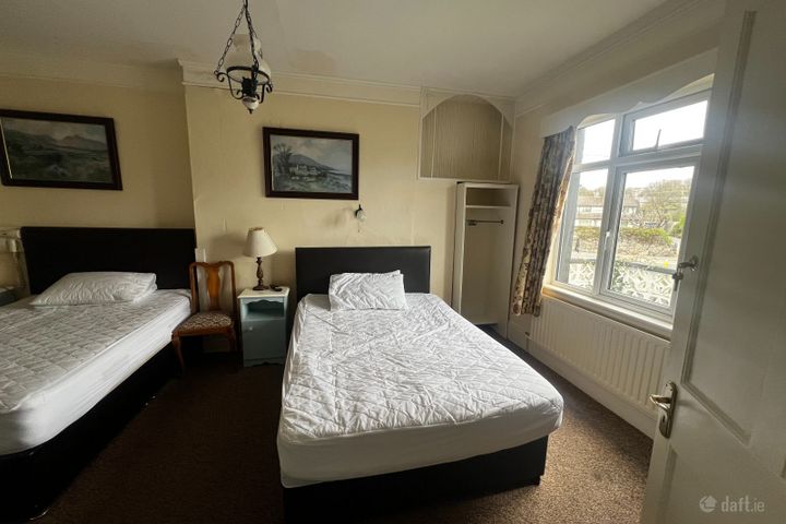 Inishmore, 109 Father Griffin Road, Galway, Taylor's Hill, Co. Galway