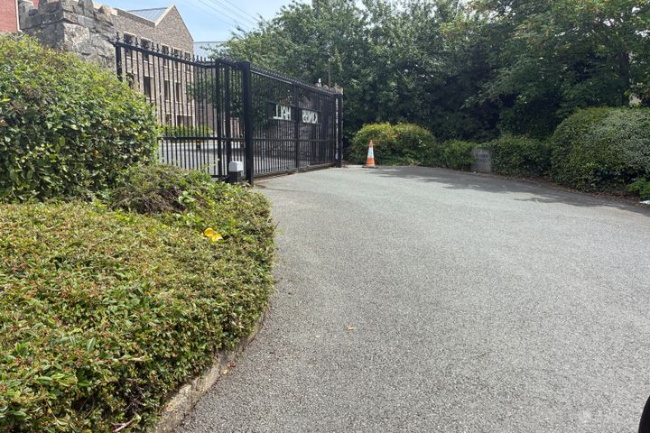 10 Kingshall, Chapelizod, Co. Dublin