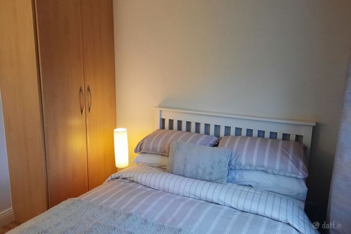 * Sunday - Friday. Weekday rental. Tulla Road, Ennis, Co. Clare