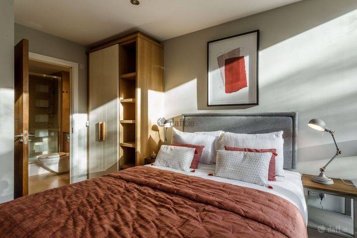 (1) HSQ, St. Johns Rd West, Kilmainham, Dublin 8