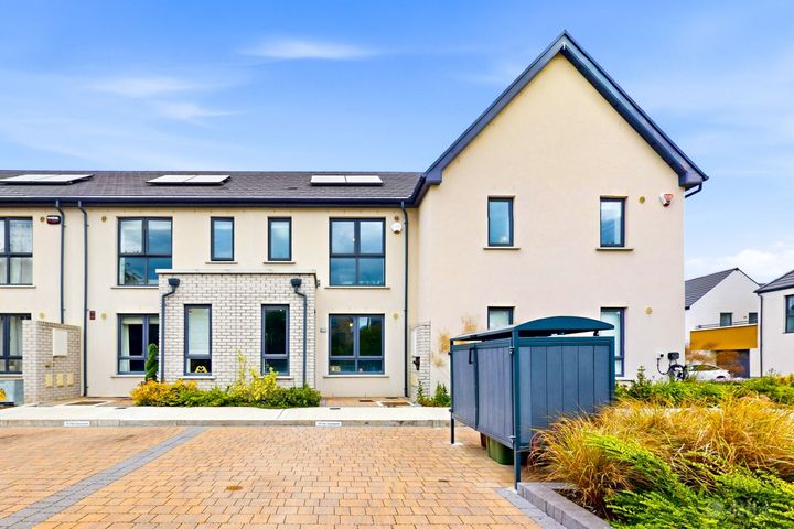 18 The Courtyard, Kilmartin Grove, Hollystown, Dublin 15, D15PNP4