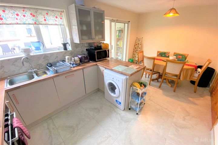 Ashfield grove, Huntstown, Dublin 15 – House share