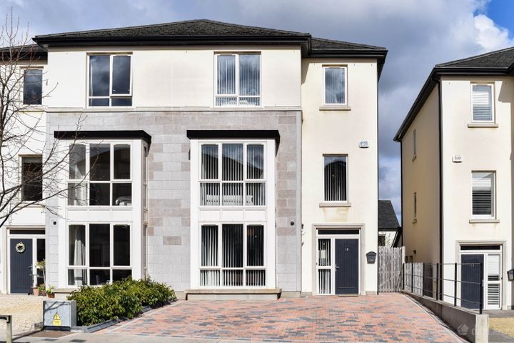 16 Blackberry Hill, Glenamuck Road, Carrickmines, Dublin