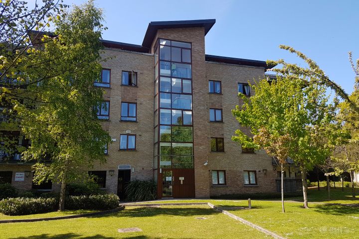 35 The Bridge, Shankill, Dublin 18