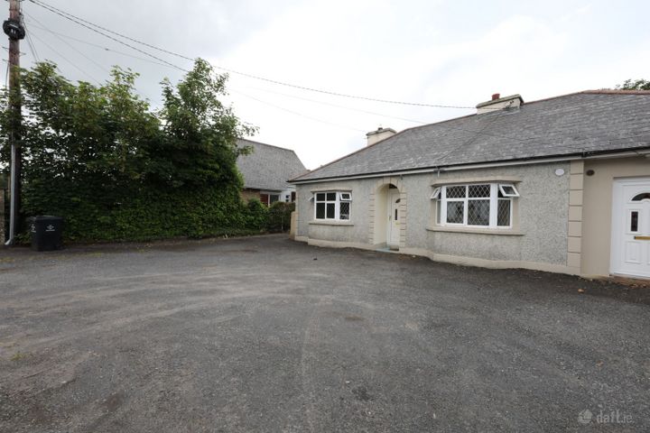 The Left, Ballinakill Road, Abbeyleix, Abbeyleix, Co. Laois