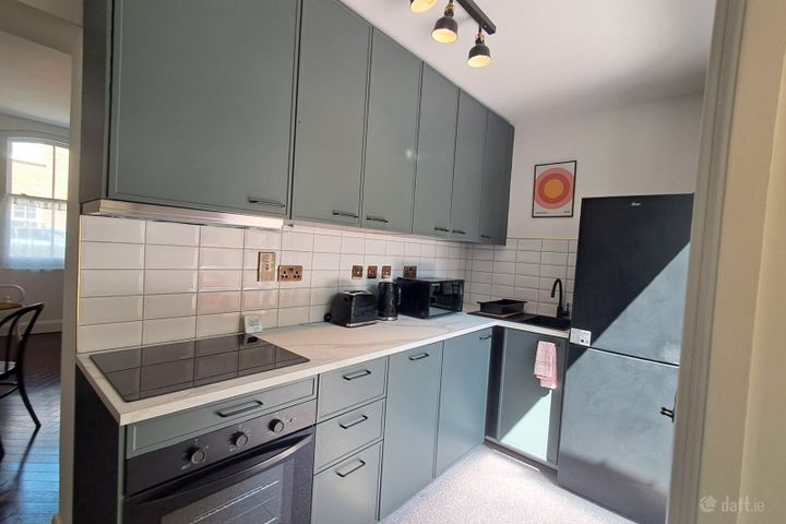 37 Eblana Villas, Grand Canal Dock, Dublin 2
