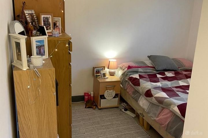 Grianan Fidh,Aiken's Village,Dublin 18, Stepaside, Dublin 18