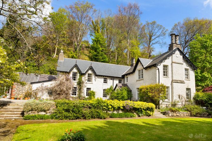 Glenbrook House and Mews, Enniskerry, Co. Wicklow, A98N265
