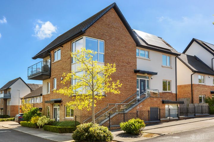 13 Abbots Grove Avenue, Knocklyon, Dublin 16, D16TE84