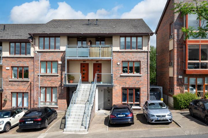 6 Belarmine Court, Stepaside, Dublin 18, D18CF43