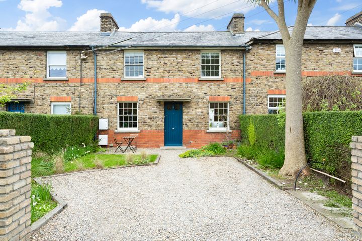 9 Devitt Villas, Glasthule, Dun Laoghaire, Dublin