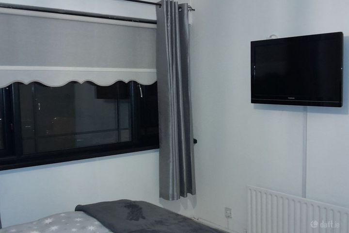 16 Glenfield Grove , Clondalkin, Dublin 22