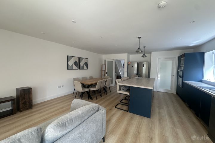 TEMPLEVILLE ROAD  TEMPLEOGUE , Templeogue, Dublin 6W