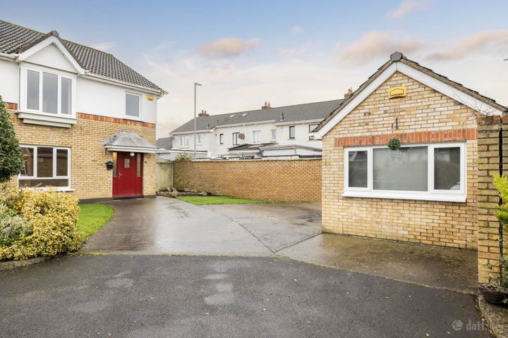 10 Saint Mochta`s Lawn, Clonsilla, Dublin 15, D15C6K2