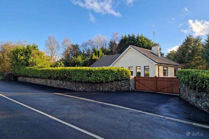 Clonmoney West, Bunratty   V14VW96, Hurlers Cross, Co. Clare