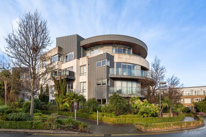 294 Beechwood Court, Stillorgan Road, Blackrock, Co. Dublin, A94K640