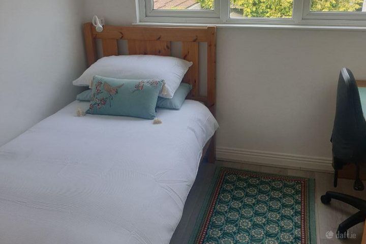 Wainsfort Manor Drive, Terenure, Dublin 6W