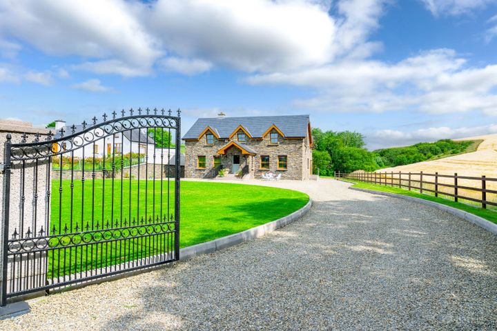 Ballinvarrig, Roberts Cove , Kinsale, Co. Cork, P17K236