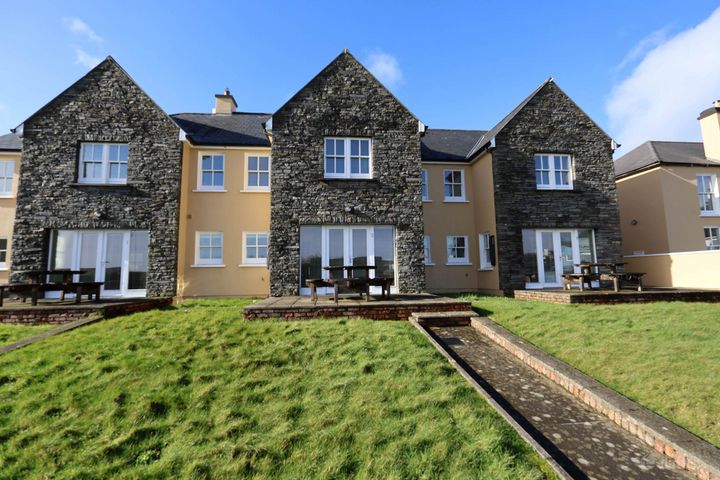 No 2 Bank House, Colla Road, Schull, Co. Cork