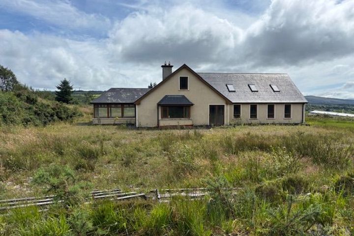 The property is adjacent to V92WV30     Leampreaghane, Kilflynn, Kilflynn, Co. Kerry, V92WV30
