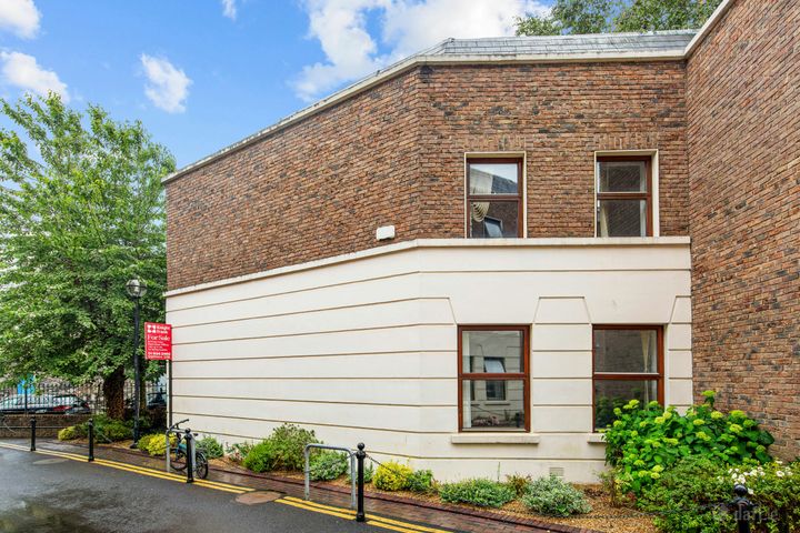 6 Windsor Place, Pembroke Street Lower, Dublin 2
