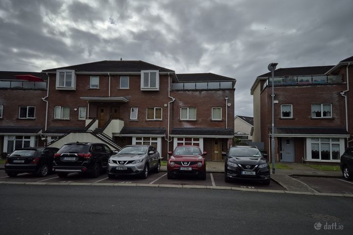 42 Hansted Crescent, Lucan, Co. Dublin