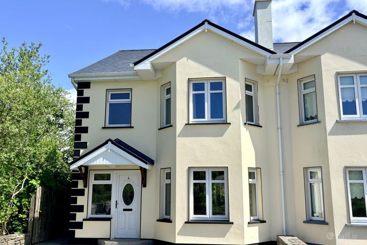 4 Upper Canon's Lane, Clifden, Co.Galway, H71RH97