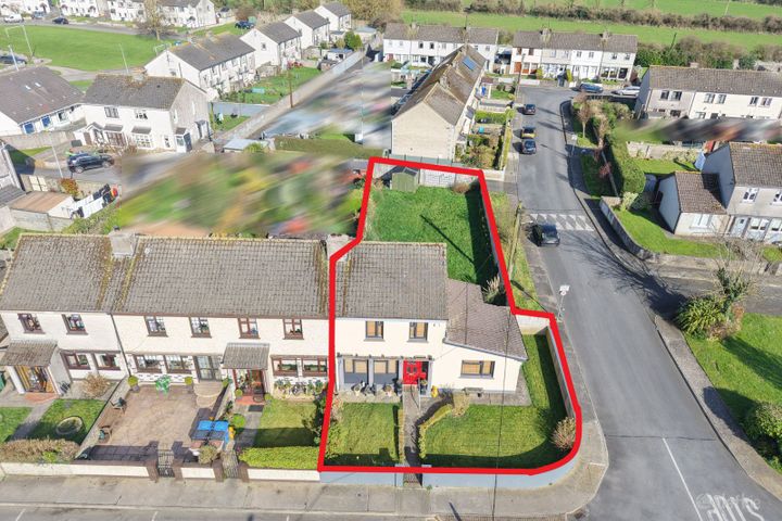 4 Collins Park, Ballyrichard, Carrick-on-Suir, Co. Tipperary, E32P959