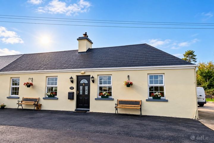 Lakeview House, Brookhill, Claremorris, Co. Mayo, F12YA62