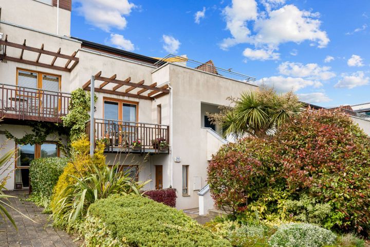 14 Brennanstown Square, Cabinteely, Dublin 18, D18RT28