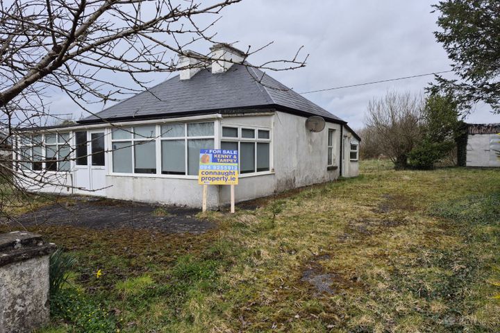 Cloonaweema, Charlestown, Co. Mayo, F12XF30