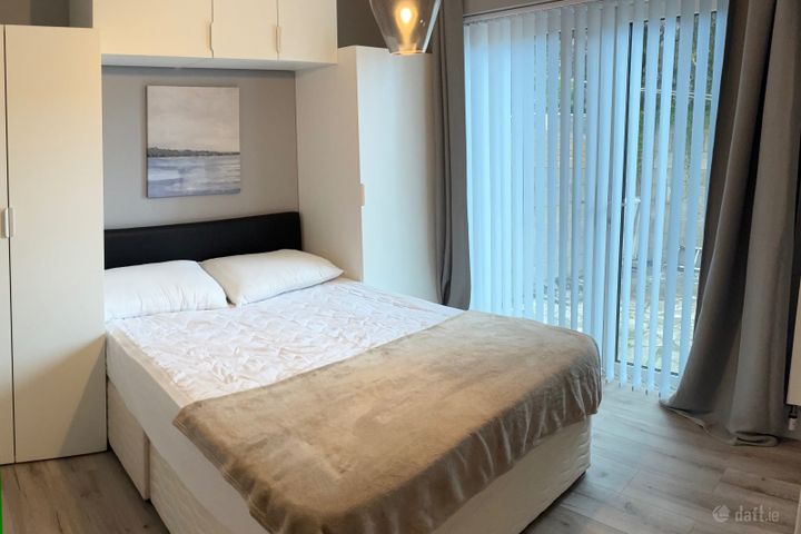 Includes all bills for 2 people Rathbeale Road K67 R290, Swords, Co. Dublin