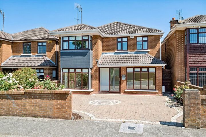 54 Sefton, Rochestown Ave, Dun Laoghaire