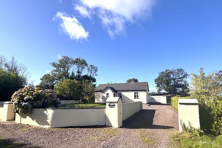 The Cottage, Knocknahowla More, Belgooly, Oysterhaven, Co. Cork