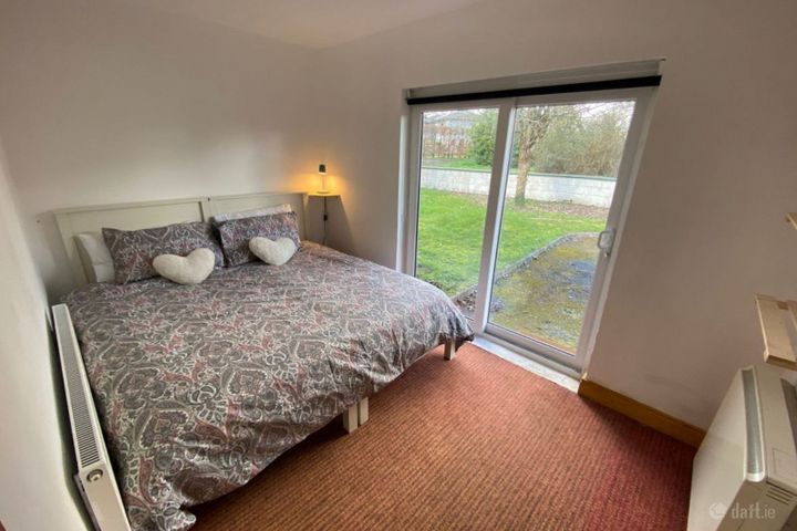 5 Castlehall Park, Bealnamulla, Athlone, Co. Roscommon