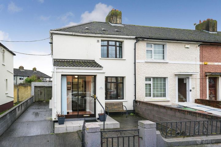 22 The Thatch Road, Whitehall, Dublin 9, D09Y316