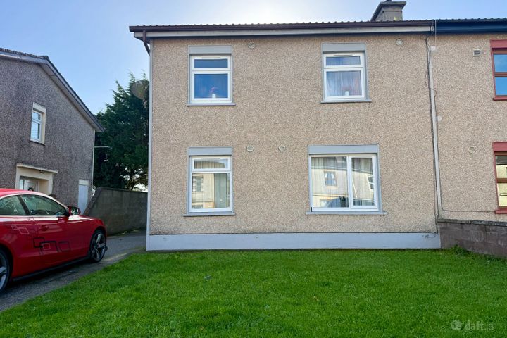 15 Cashel Park, Castlerea, Co. Roscommon, F45H682
