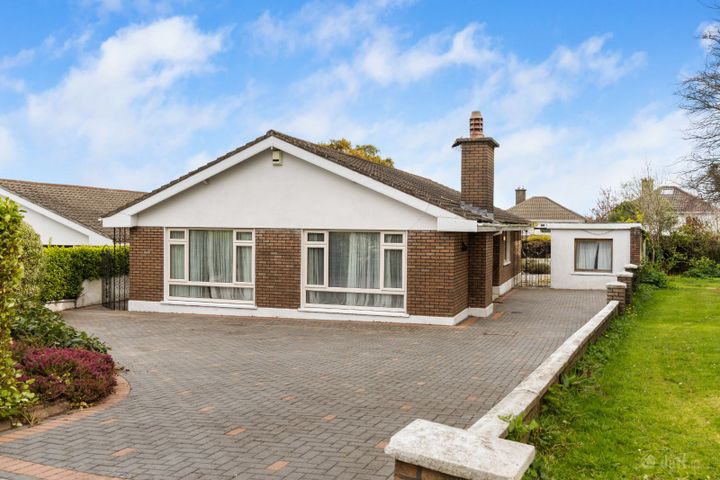 Pinelawn, 24 Joyce Avenue, Foxrock, Dublin 18, D18P2C8