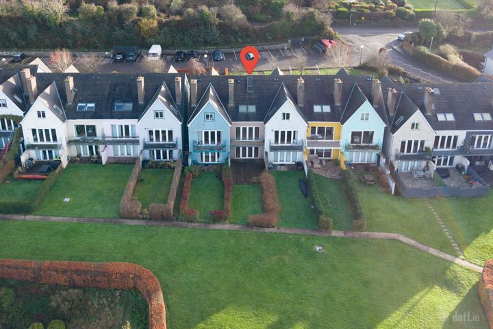 8 Castlepoint Court, Crosshaven, Co. Cork, P43VP79