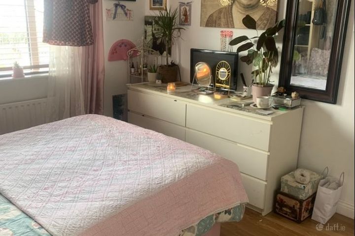 Castle Riada Grove, Lucan, Co. Dublin