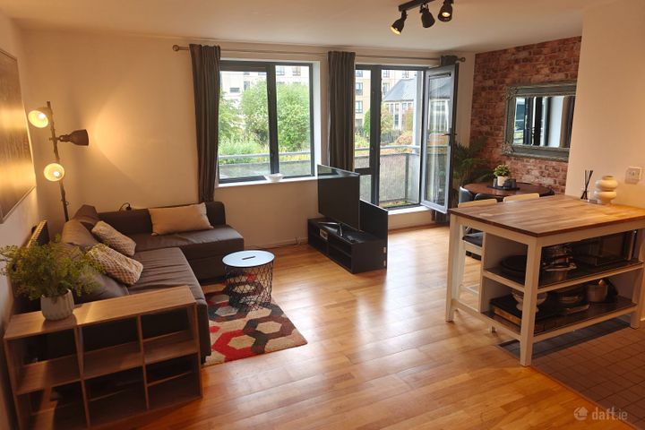 Clearwater Court North, River Drive, Royal Canal Park, Dublin 15
