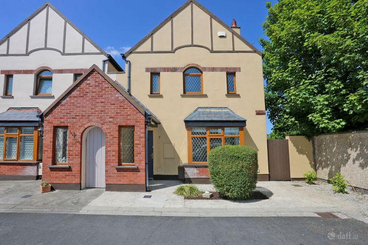 7 Cuirt An Droichead, Main Street, Sixmilebridge, Clare